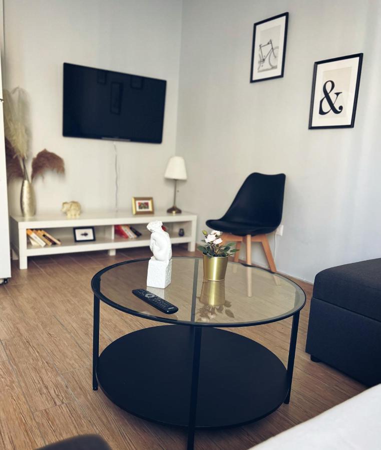 Loft In Pagrati דירה *